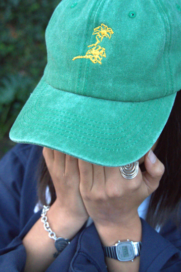 Gorra After Hours Verde Pino con Bordado Oro