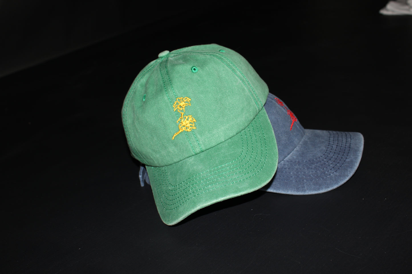 Gorra After Hours Verde Pino con Bordado Oro