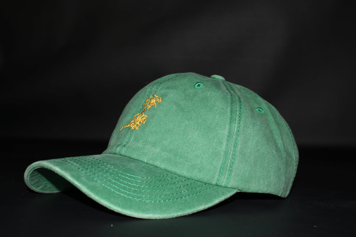Gorra After Hours Verde Pino con Bordado Oro