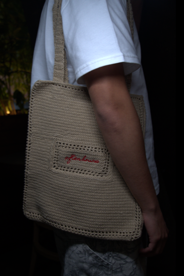 Tote Bag Tejida After hours – Bordado Rojo