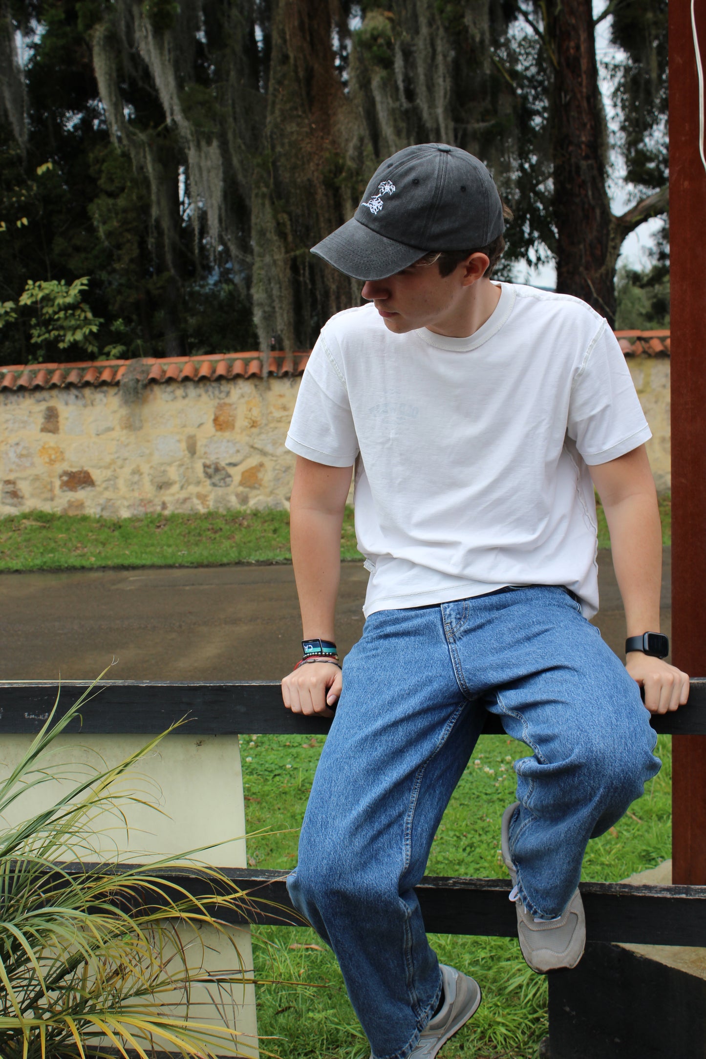 Gorra After Hours Negro Noche con Bordado Blanco
